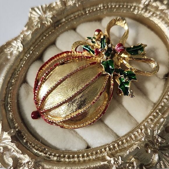 Festive Gold Ornament Brooch - Picture 2 of 5